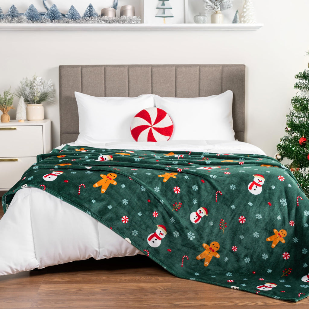 PAVILIA Christmas Gingerbread Throw Blanket | Green Holiday Christmas Fleece Blanket | Soft, Plush, Warm Winter Cabin Throw, 60x80 (Green Gingerbread)