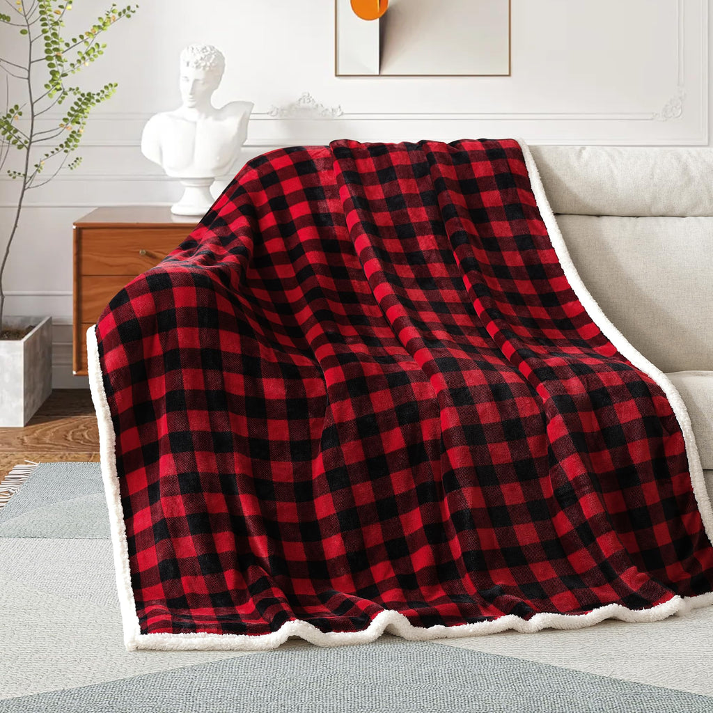 BEAUTEX Christmas Sherpa Fleece Throw Blanket, Super Soft Warm Buffalo Plaid Plush Blankets and Throws, Warm Winter Cozy Fuzzy Blanket for Couch Sofa Bed (Red, 50" x 60")